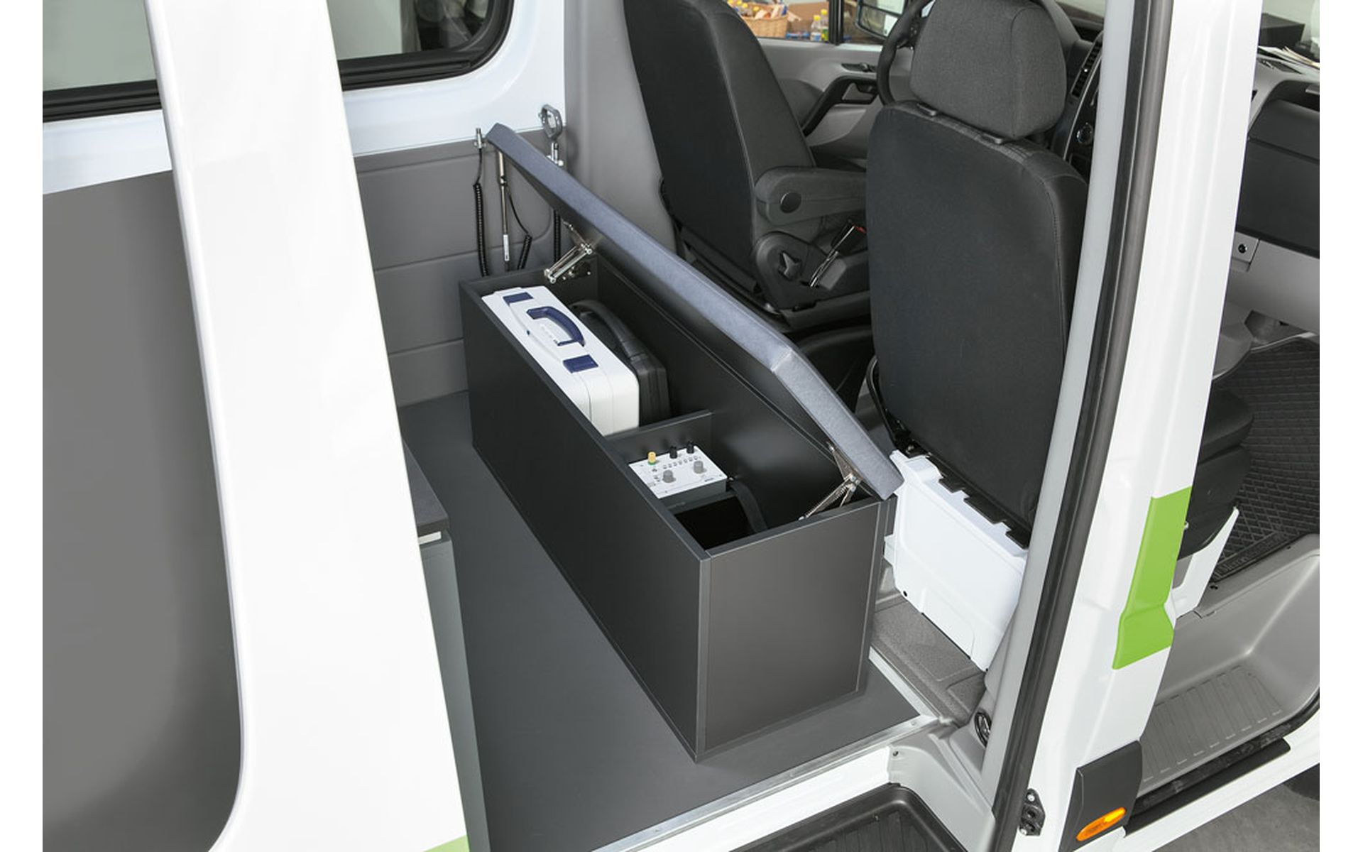 Imagen relacionada con IM_product_cable_test_van_titron_inside_detail_seat_bench_02_RGB_72dpi