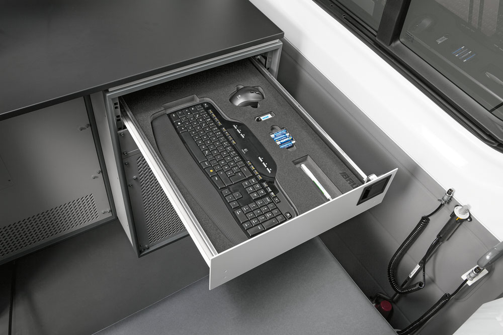 Imagen relacionada con IM_product_cable_test_van_titron_inside_drawer_inside_RGB_72dpi